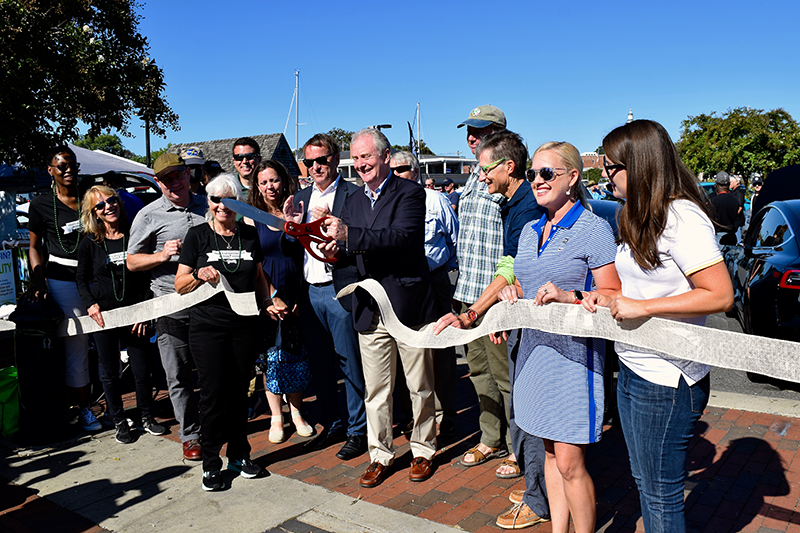 Sen. Chris Van Hollen and other dignitaries cut ribbon to open Annapolis NDEW Kick Gas EV Showcase Sept 2021
