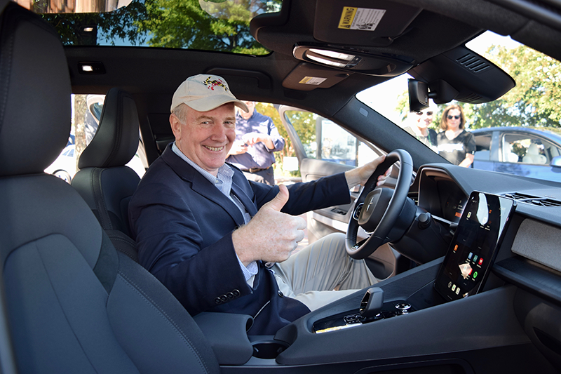 Senator Chris Van Hollen at Annapolis NDEW Kick Gas EV Showcase Sept 2021
